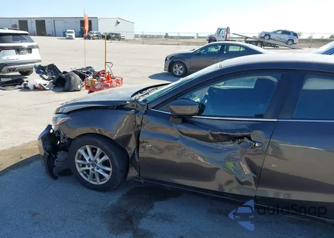 2014 Mazda Mazda3 I Touring z USA, uszkodzony, nr VIN JM1BM1V73E1127674